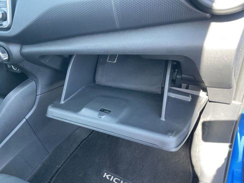 Used 2024 Nissan Kicks S image 32