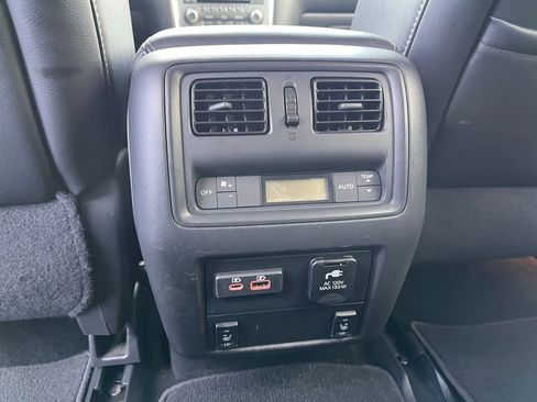 Used 2019 Nissan Pathfinder SL image 41