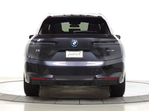 Certified 2023 BMW iX xDrive50 w/ Premium Package AWD/4WD image 7