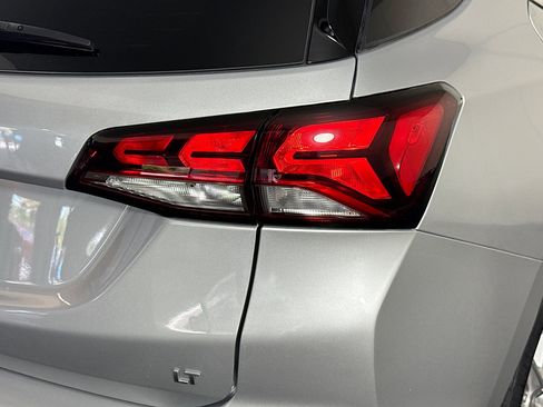 Used 2022 Chevrolet Equinox LT FWD image 34