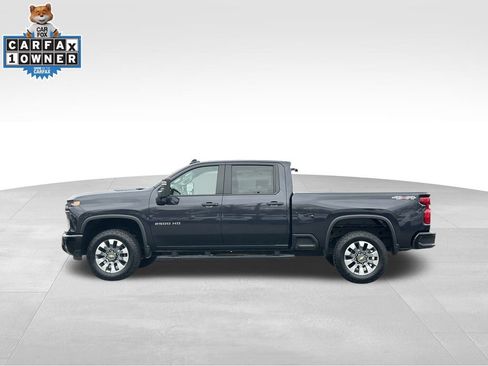 Used 2024 Chevrolet Silverado 2500 Custom w/ Custom Value Package image 9