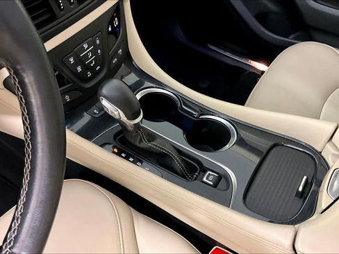 Used 2018 Buick Envision Essence image 16