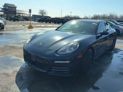 Used 2014 Porsche Panamera 4S image 3