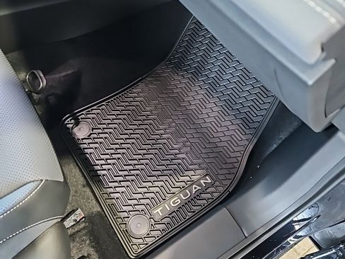 New 2026 Volkswagen Tiguan SE image 14