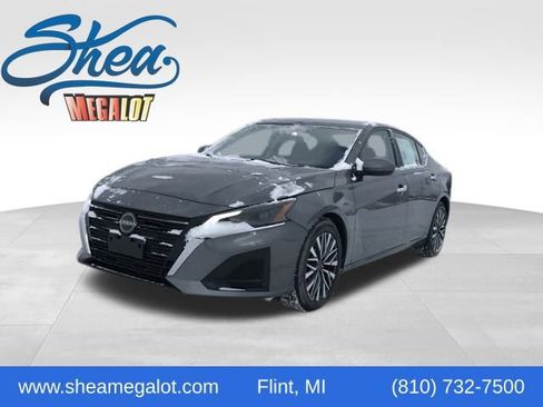 Used 2023 Nissan Altima 2.5 SV image 1