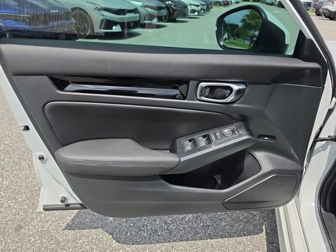 Used 2022 Honda Civic Touring image 17