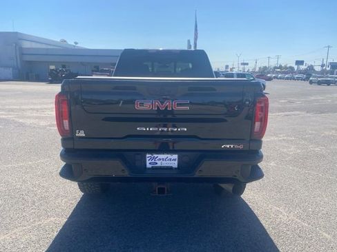 Used 2022 GMC Sierra 2500 AT4 w/ AT4 Preferred Package image 5