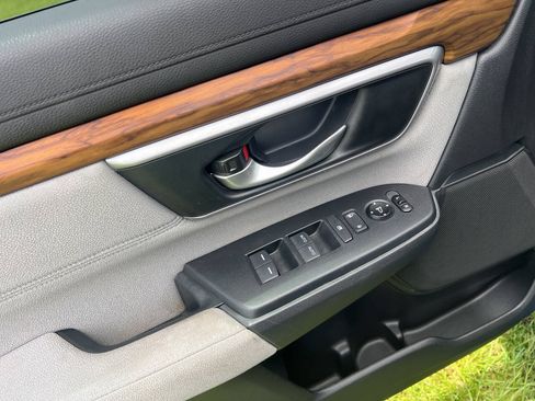 Used 2017 Honda CR-V EX image 18
