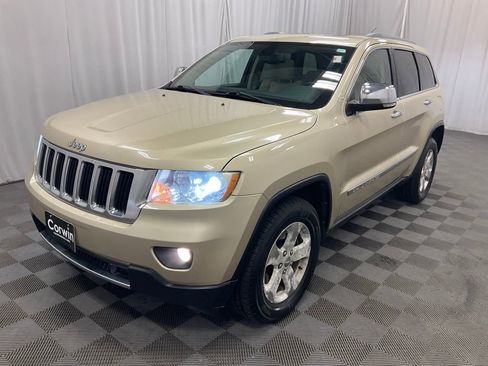 Used 2011 Jeep Grand Cherokee Limited w/ Trailer Tow Group IV image 5