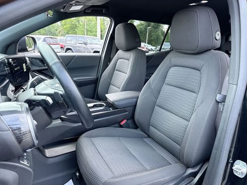 Used 2025 Chevrolet Equinox LT FWD image 13