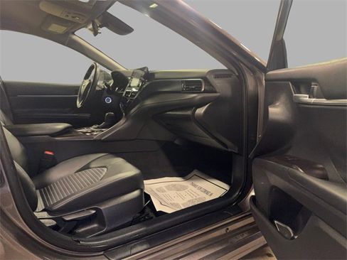 Used 2024 Toyota Camry XLE image 13