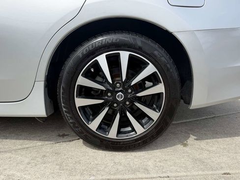 Used 2018 Nissan Altima 2.5 SL FWD image 9