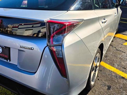 Used 2016 Toyota Prius Four Touring w/ Four Season Floor Mat Package FWD image 47