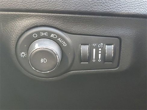 Used 2021 Jeep Compass 80th Special Edition image 20