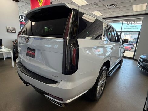 Used 2023 Cadillac Escalade Premium Luxury AWD/4WD image 11