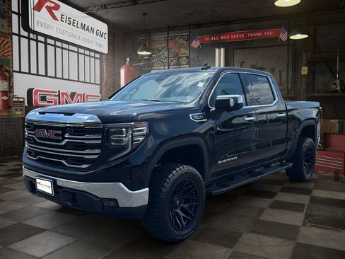 Certified 2025 GMC Sierra 1500 SLT AWD/4WD image 1
