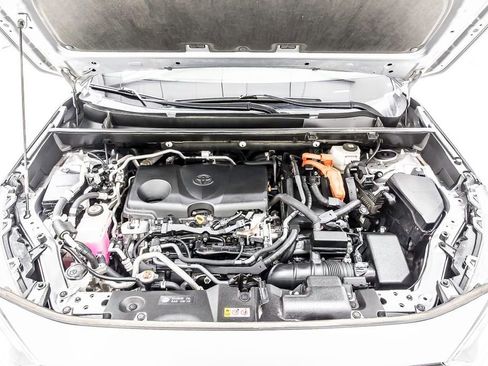 Used 2021 Toyota RAV4 SE w/ Weather & Moonroof Package image 39