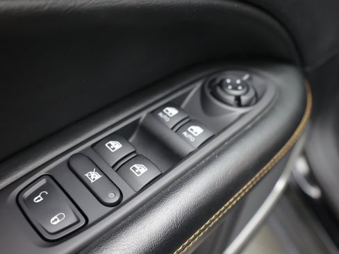 Used 2020 Jeep Compass Limited FWD image 14