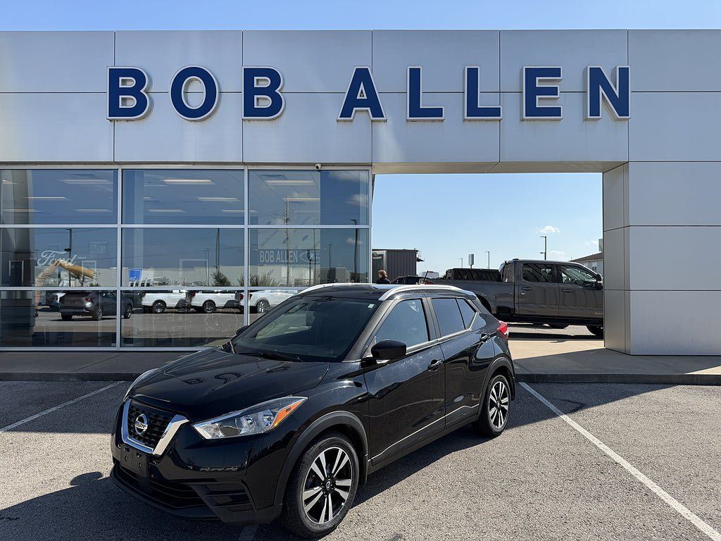 Used 2020 Nissan Kicks SV FWD image 1