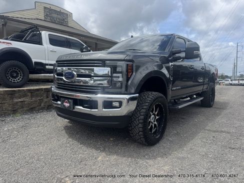 Used 2019 Ford F250 Lariat w/ FX4 Off-Road Package AWD/4WD image 2