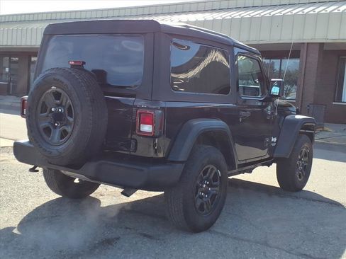 Used 2021 Jeep Wrangler Sport image 5