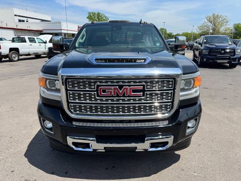 Used 2019 GMC Sierra 3500 Denali AWD/4WD image 8