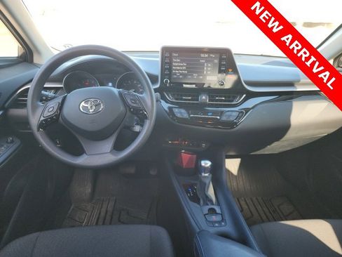 Used 2021 Toyota C-HR LE image 9
