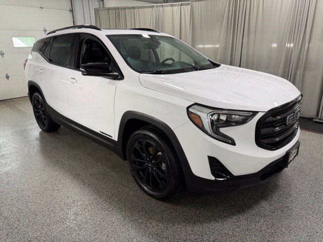 Used 2021 GMC Terrain SLT w/ Elevation Edition AWD/4WD image 3