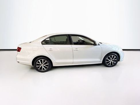 Used 2018 Volkswagen Jetta SE FWD image 5