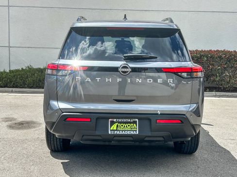Used 2025 Nissan Pathfinder SV FWD image 7