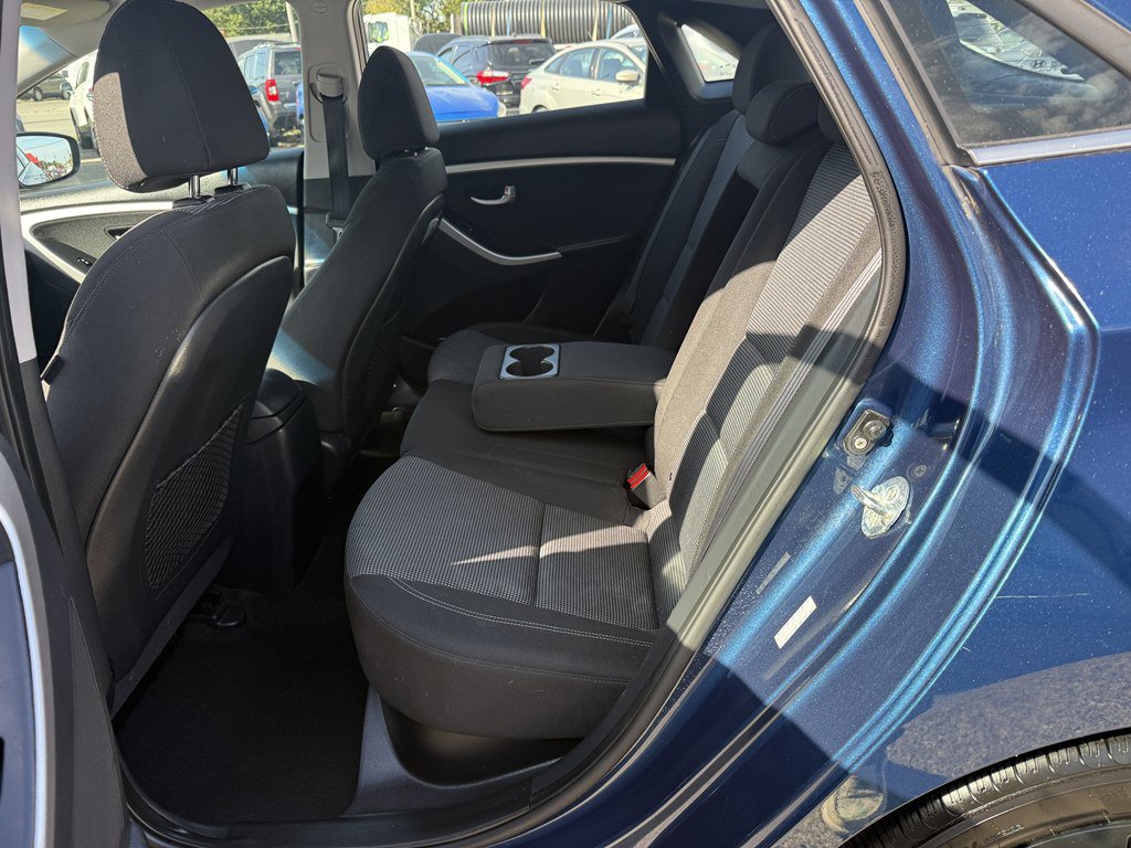 Used 2016 Hyundai Elantra GT FWD image 14