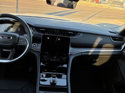 New 2025 Jeep Grand Cherokee L Limited image 10