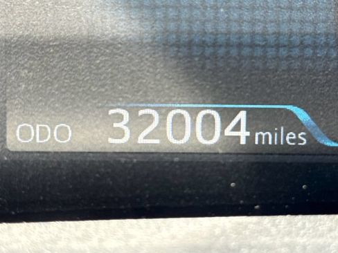 Used 2019 Toyota Prius LE AWD/4WD image 25