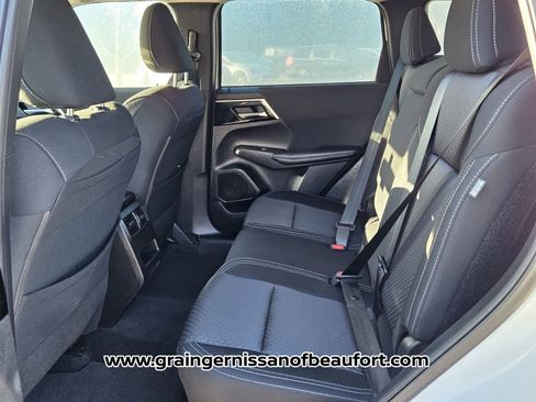 Used 2022 Mitsubishi Outlander ES image 4