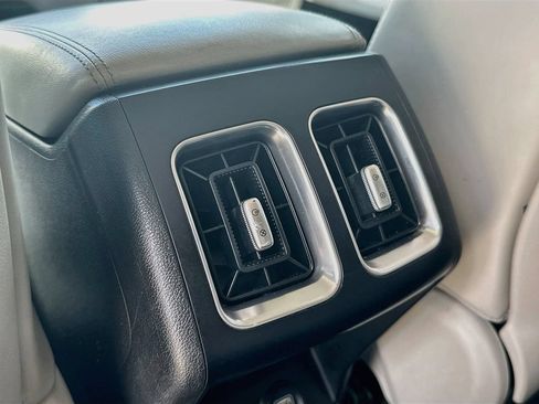 Used 2022 Kia Sorento S FWD image 27