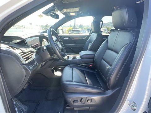 Used 2024 GMC Acadia Elevation image 18