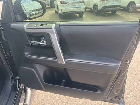 Used 2020 Toyota 4Runner SR5 image 15