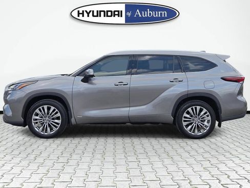 Used 2026 Toyota Highlander Platinum AWD/4WD image 10