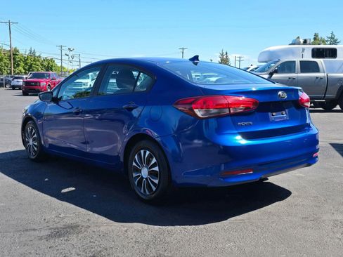Used 2018 Kia Forte LX w/ LX Rear Camera Package image 3