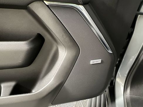 Used 2025 GMC Yukon XL Denali w/ Denali Reserve Package image 26