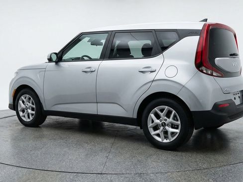Used 2025 Kia Soul LX w/ LX Technology Package image 6