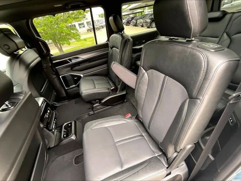 New 2026 Jeep Grand Wagoneer L Limited AWD/4WD image 21