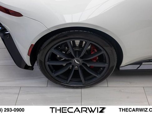 Used 2019 Aston Martin V8 Vantage Coupe RWD image 24