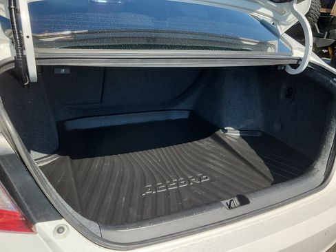 Used 2020 Honda Accord Touring image 12
