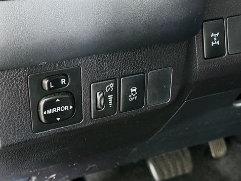 Used 2015 Toyota RAV4 Limited AWD/4WD image 16