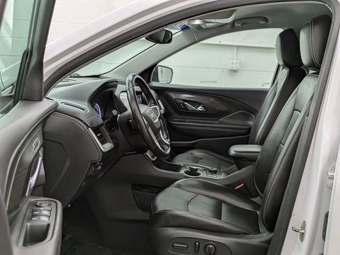 Used 2022 GMC Terrain SLT AWD/4WD image 3
