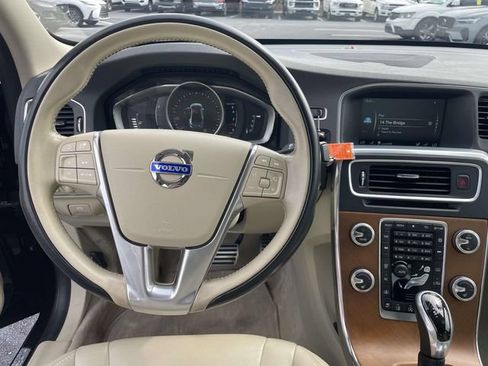Used 2016 Volvo S60 T5 Inscription Platinum FWD image 13