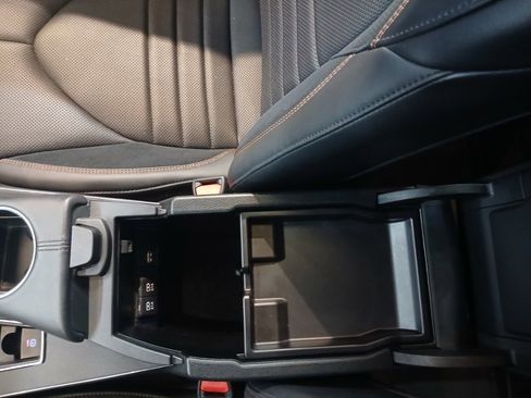 Used 2019 Toyota Avalon XSE image 11