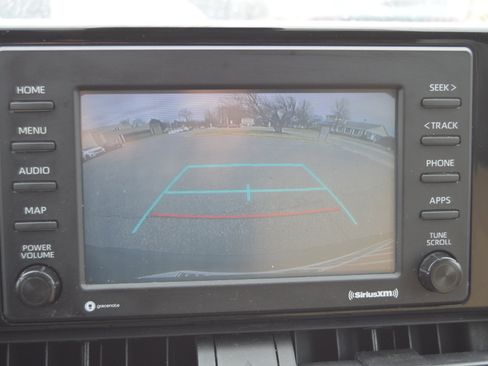 Used 2020 Toyota RAV4 LE image 8