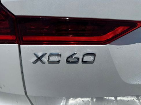 New 2026 Volvo XC60 T8 Ultra w/ Protection Package Premier AWD/4WD image 9